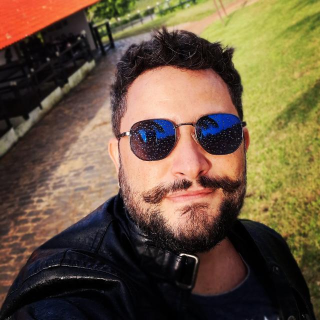 Mike Oliveira